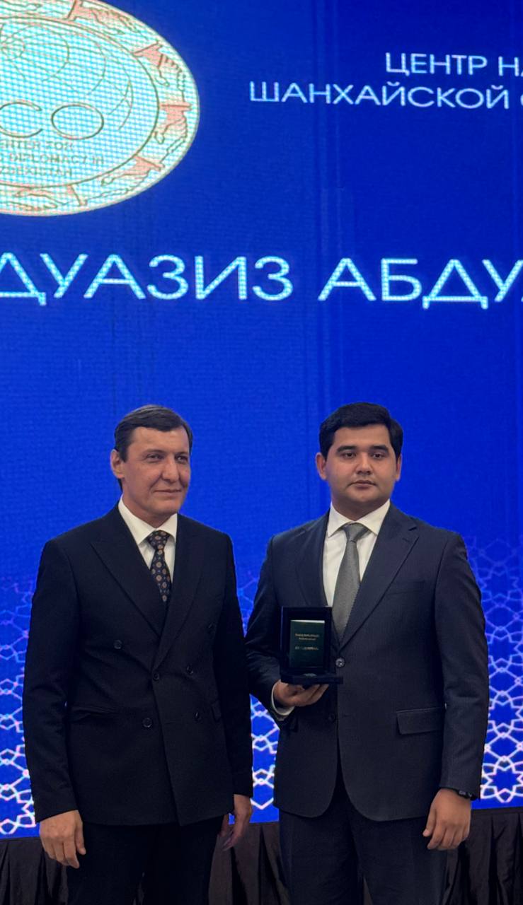 Генеральный директор Национального медиа объединения Узбекистана награжден нагрудным знаком "Народный дипломат"